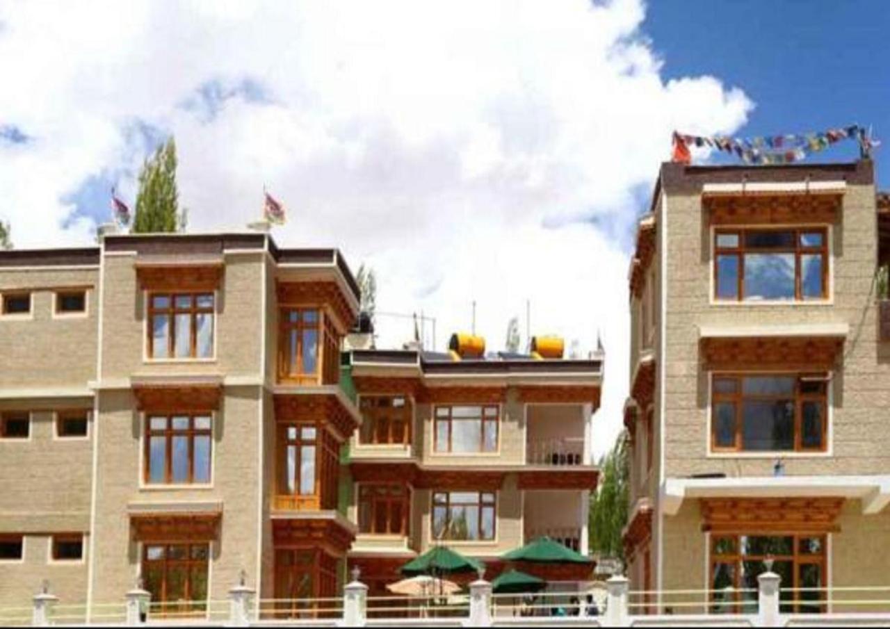 Hotel Om Ladakh Leh Exterior photo