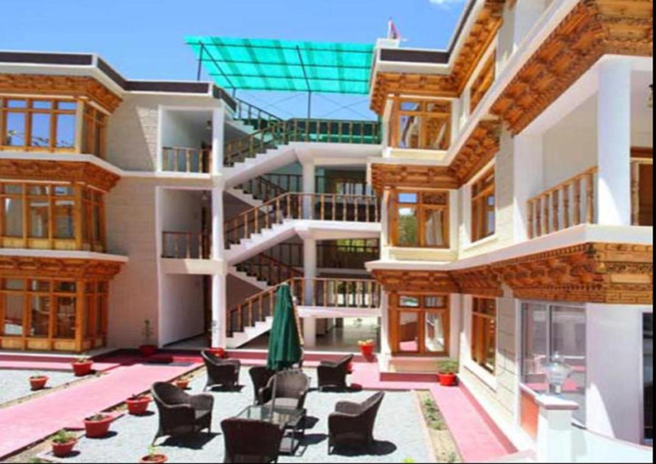 Hotel Om Ladakh Leh Exterior photo